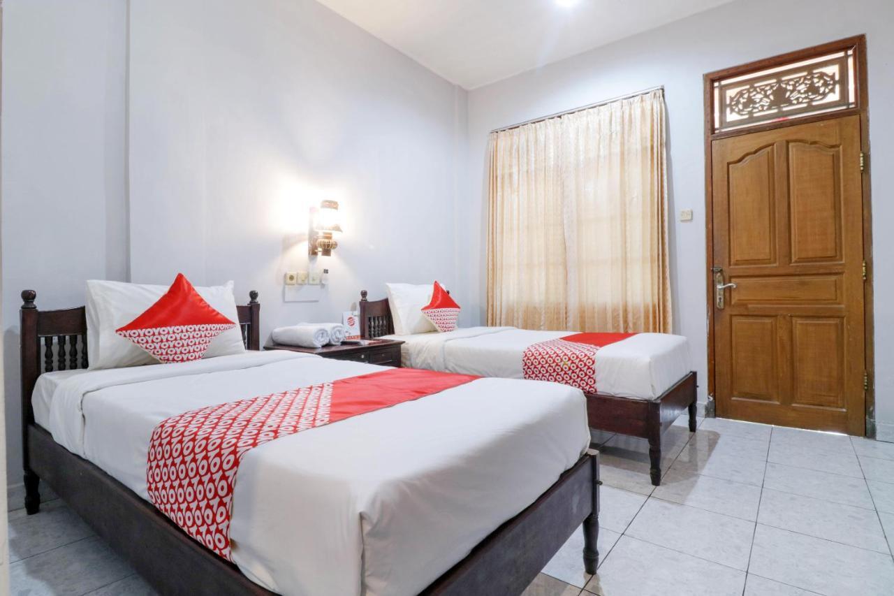Oyo 2411 Taman Mekar Beach Inn 2 Kuta Lombok Exterior foto