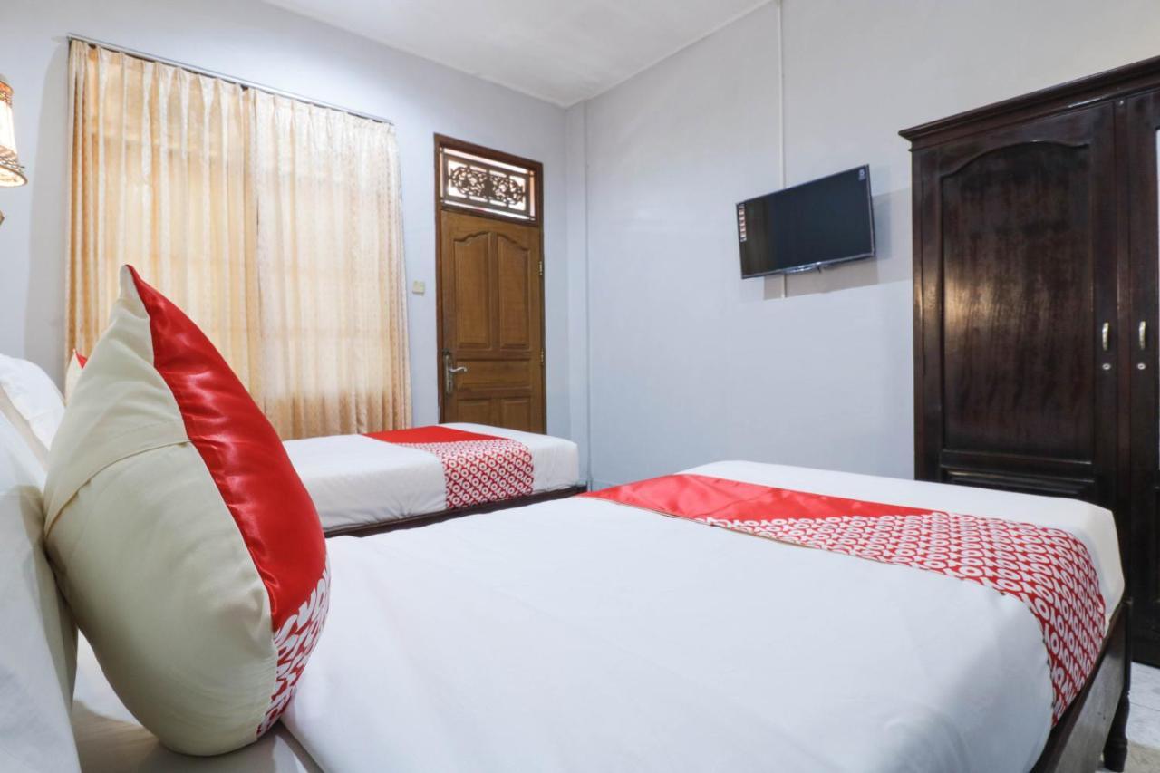 Oyo 2411 Taman Mekar Beach Inn 2 Kuta Lombok Exterior foto